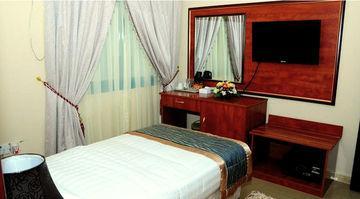 Sky Ways Hotel Dubai Bagian luar foto